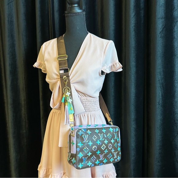 Louis Vuitton Trousse 23 Pouch Crossbody CUSTOM with dust bag and bag charm - Picture 2 of 16